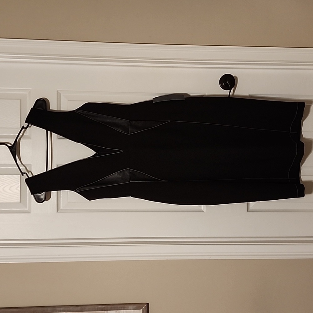 BCBGMAXAZRIA Beverly Dress, Black Sleeveless, Faux Leather V Insets, Size 10
